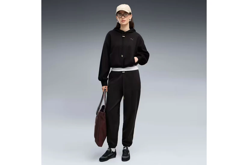 Puma Her Relaxed Fleece Γυναικείο Φούτερ με Κουκούλα Μαύρο