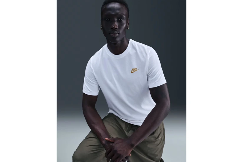 Nike Sportswear Club Ανδρικό Κοντομάνικο T-Shirt Λευκό, Χρυσό