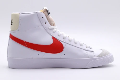 Nike Blazer Mid 77 Vintage Sneakers (BQ6806 122)