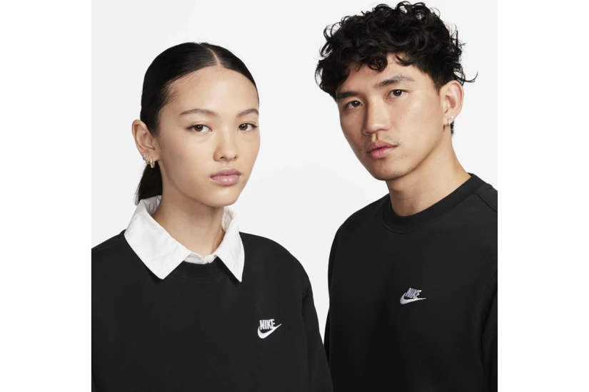 Nike Sportswear Club Ανδρικό Φούτερ με Λαιμόκοψη Μαύρο