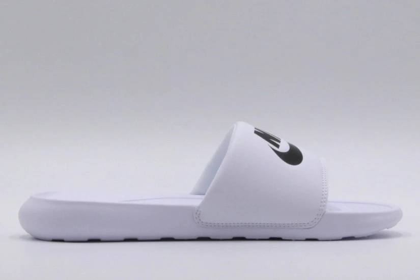 Nike Victori One Γυναικείες Παντόφλες Λευκές