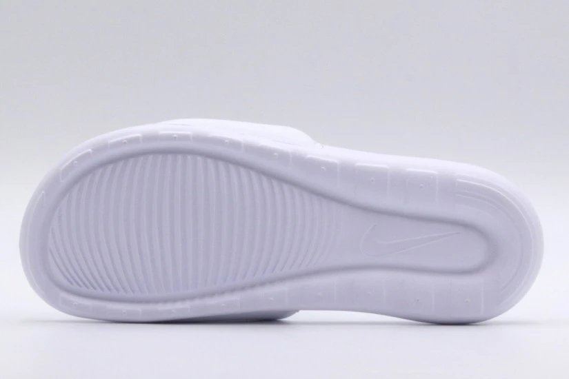 Nike Victori One Γυναικείες Παντόφλες Λευκές