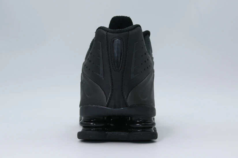 Nike Shox R4 Sneakers Μαύρα
