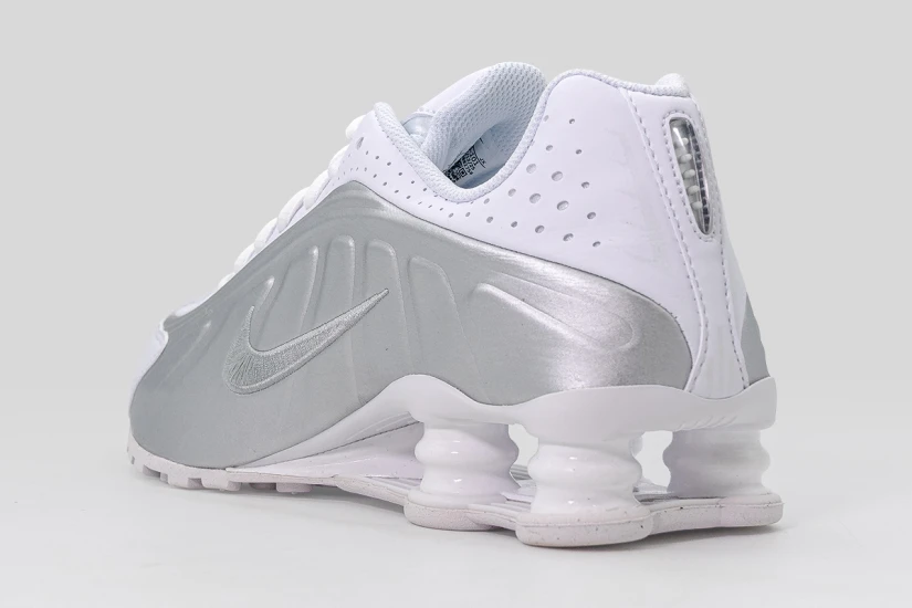 Nike Shox R4 Sneakers Λευκά, Ασημί