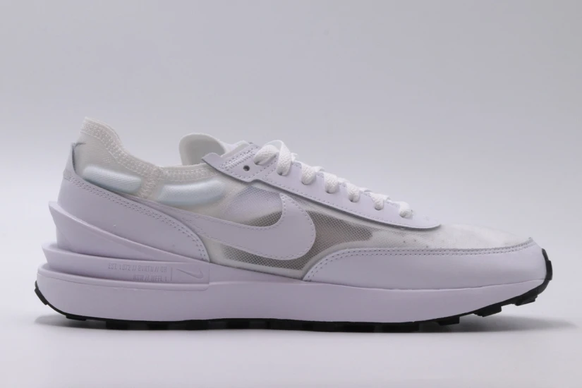 Nike Waffle One Sneakers (DC2533 103)