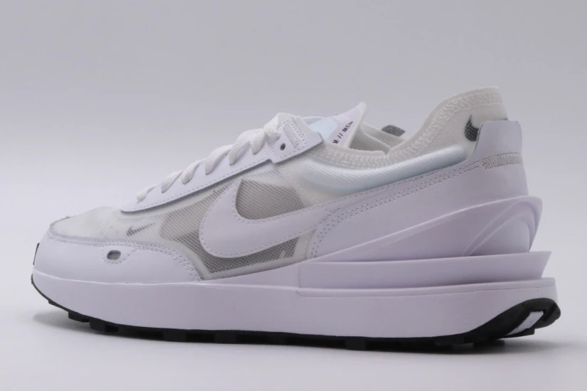 Nike Waffle One Sneakers (DC2533 103)