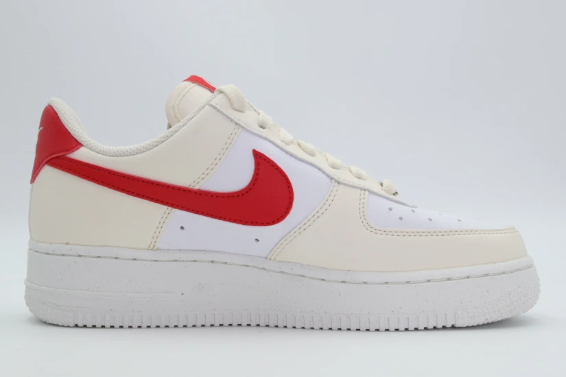 Nike Air Force 1 '07 Next Nature Sneakers Λευκά, Εκρού, Κόκκινα