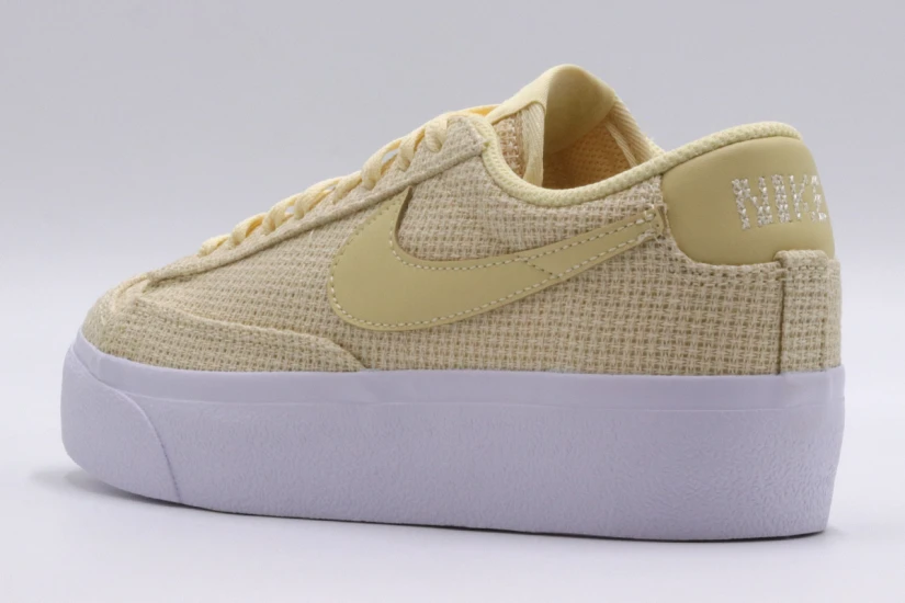 Nike Blazer Low Platform Γυναικεία Sneakers Μπεζ, Λευκά