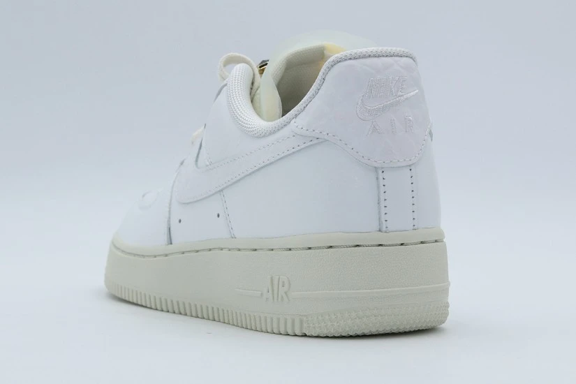 Nike Air Force 1 Low Premium Sneakers Λευκά, Εκρού