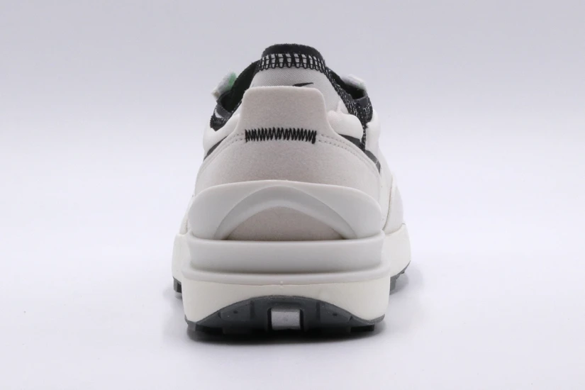Nike Waffle One Se Sneakers (DO9782 001)