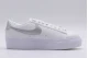 Nike Blazer Low Platform Γυναικεία Sneakers Λευκά, Ασημί