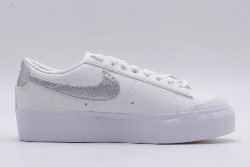 Nike Blazer Low Platform Γυναικεία Sneakers Λευκά, Ασημί