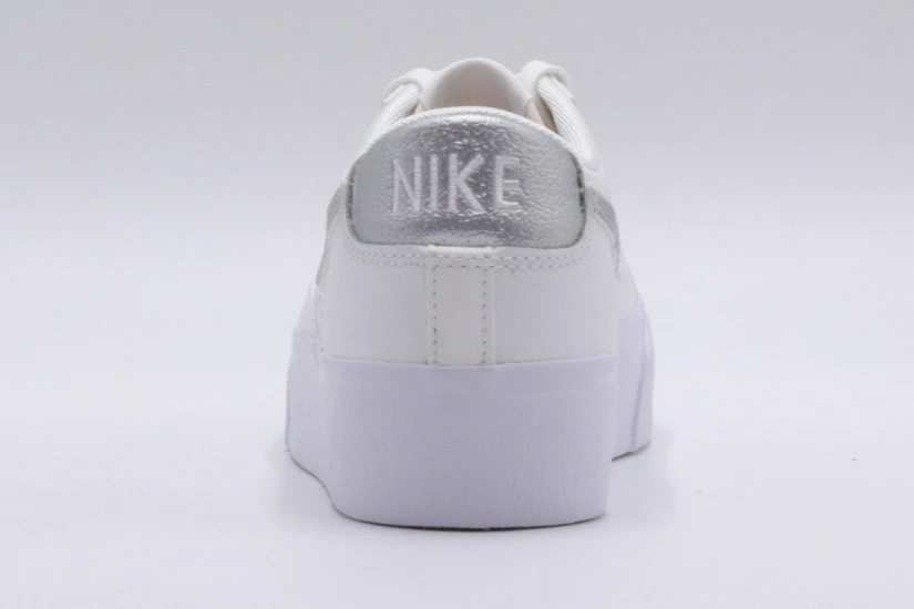 Nike Blazer Low Platform Γυναικεία Sneakers Λευκά, Ασημί