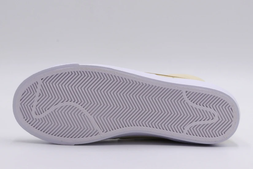 Nike Blazer PRM MF Γυναικεία Sneakers Μπεζ, Λευκά