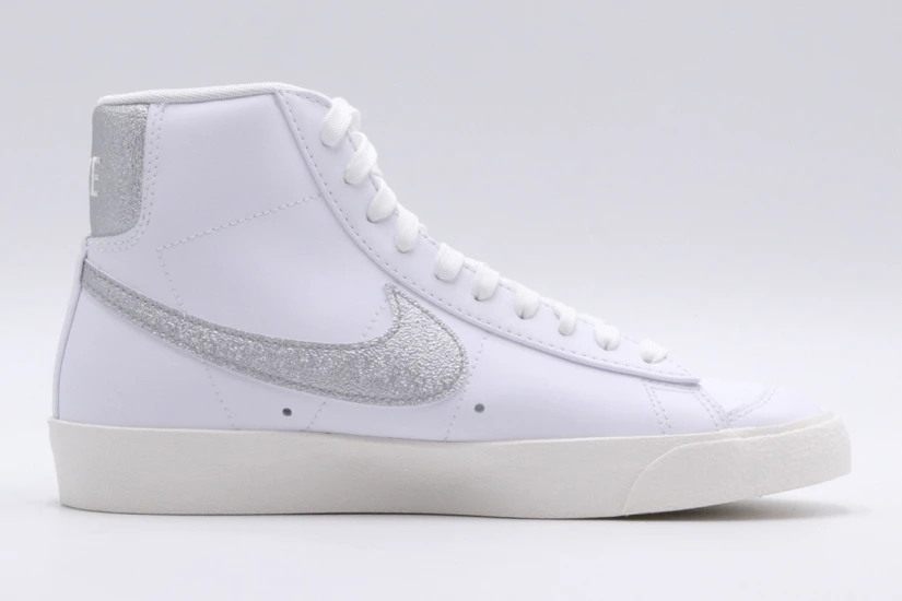 Nike Blazer Mid 77 Γυναικεία Sneakers Λευκά, Ασημί