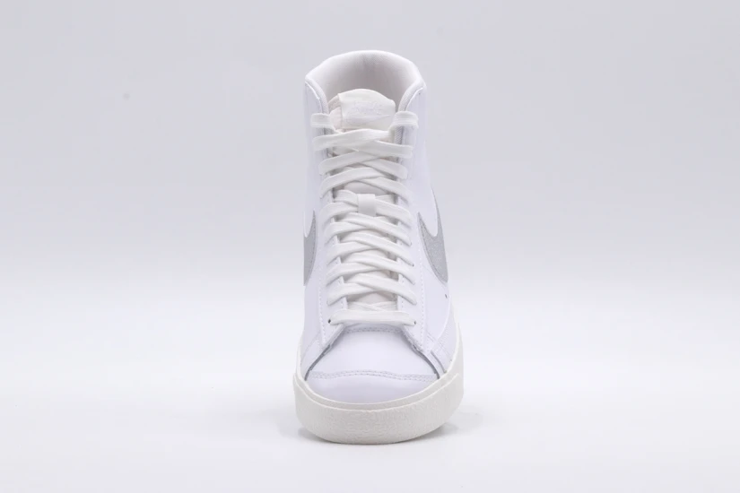 Nike Blazer Mid 77 Γυναικεία Sneakers Λευκά, Ασημί