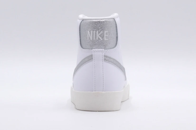 Nike Blazer Mid 77 Γυναικεία Sneakers Λευκά, Ασημί