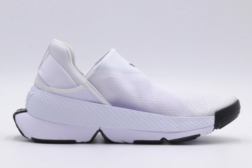 Nike Go Flyease Sneakers (DR5540 102)