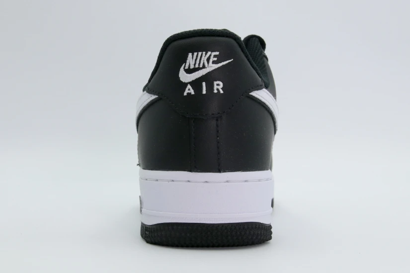 Nike Air Force 1 '07 Ανδρικά Sneakers Μαύρα, Λευκά