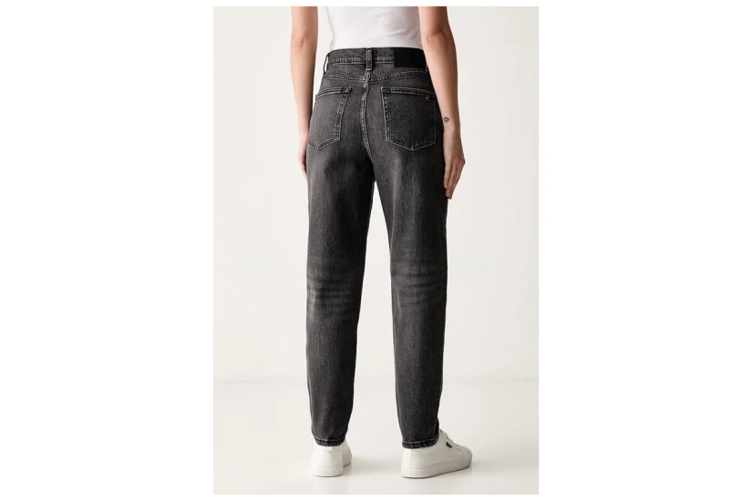 Tommy Jeans Ultra High Rise Tapered Mom Γυναικείο Παντελόνι Τζιν Μαύρο