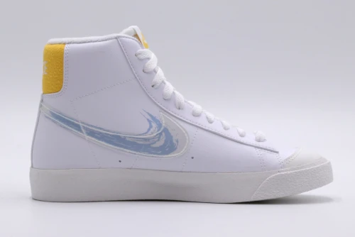 Nike Blazer Mid 77 Gs Sneakers (DX3070 100)