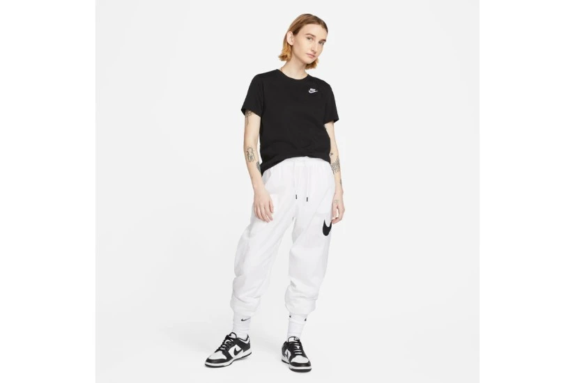 Nike Sportswear Club Essentials Γυναικείο Κοντομάνικο T-Shirt Μαύρο