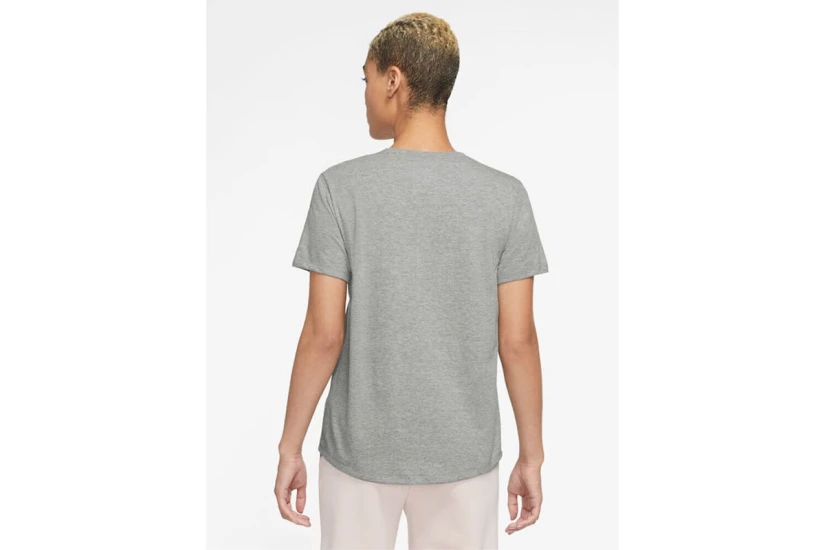 Nike Sportswear Club Essentials Γυναικείο Κοντομάνικο T-Shirt Γκρι