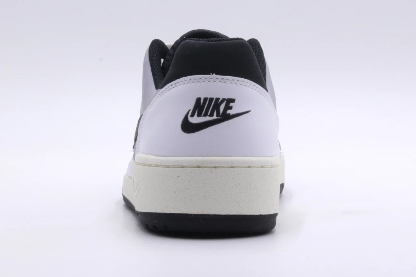 Δες τα ανδρικά Nike Full Force Χαμηλά Ανδρικά Sneakers για να κυκλοφορείς με στυλ σε κάθε σου στιγμή.