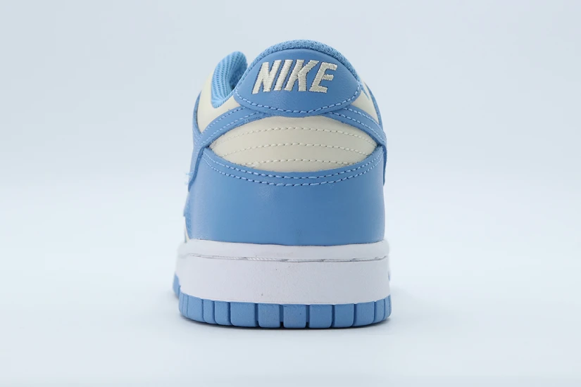 Nike Dunk Low Sneakers Σιέλ, Εκρού