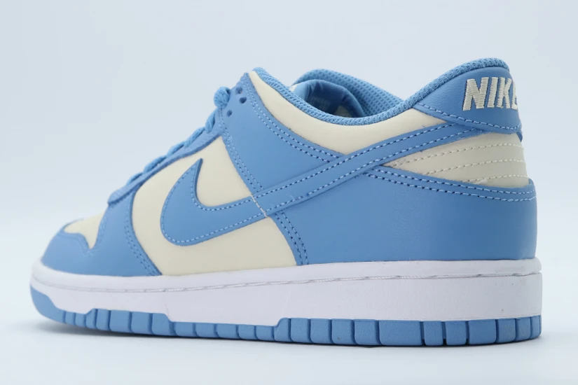 Nike Dunk Low Sneakers Σιέλ, Εκρού