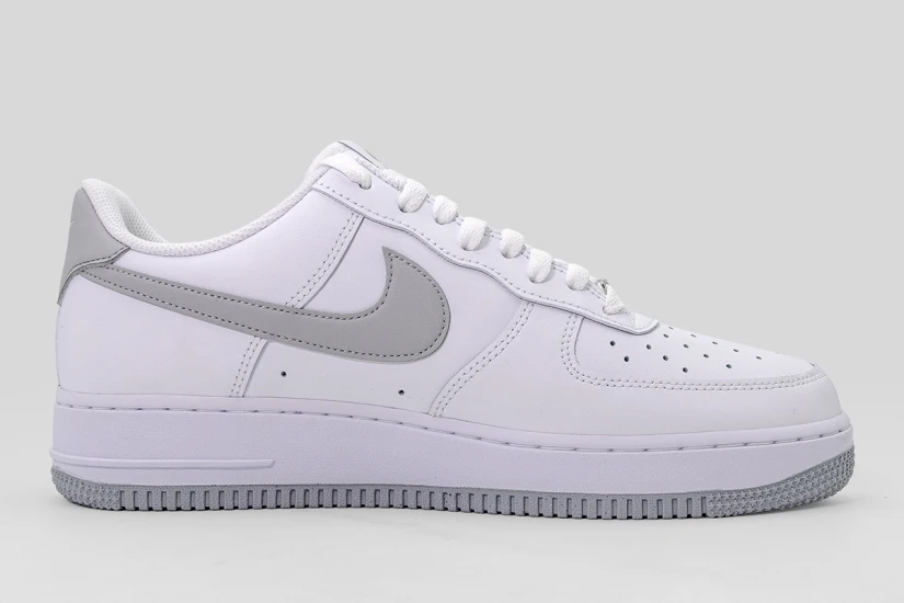 Nike Air Force 1 07 Lv8 Ανδρικά Sneakers Λευκά, Γκρι Ανοιχτό