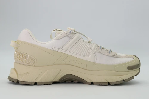 Nike Zoom Vomero Roam Sneakers (FV2295 101)