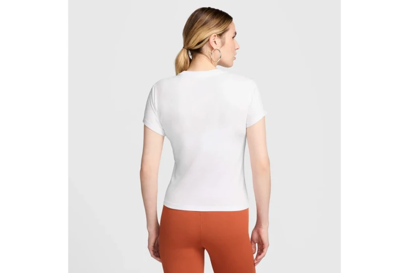 Nike Sportswear Chill Knit Γυναικείο Κοντομάνικο T-Shirt Λευκό