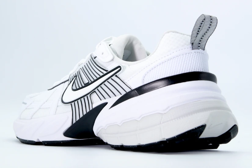 Nike V2K Run Sneakers Μαύρα, Λευκά