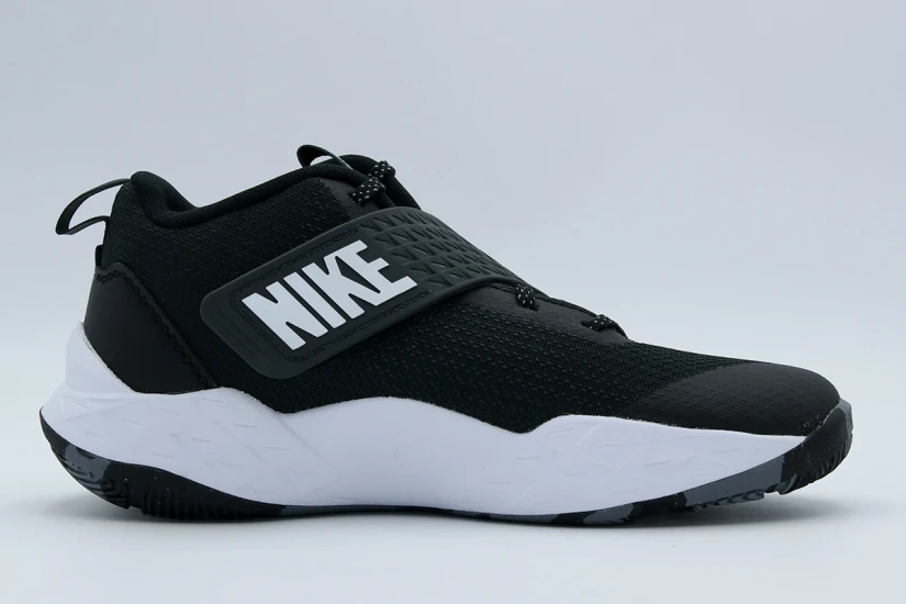 Nike Team Hustle D 12 Μπασκετικά Παπούτσια Μαύρα, Λευκά