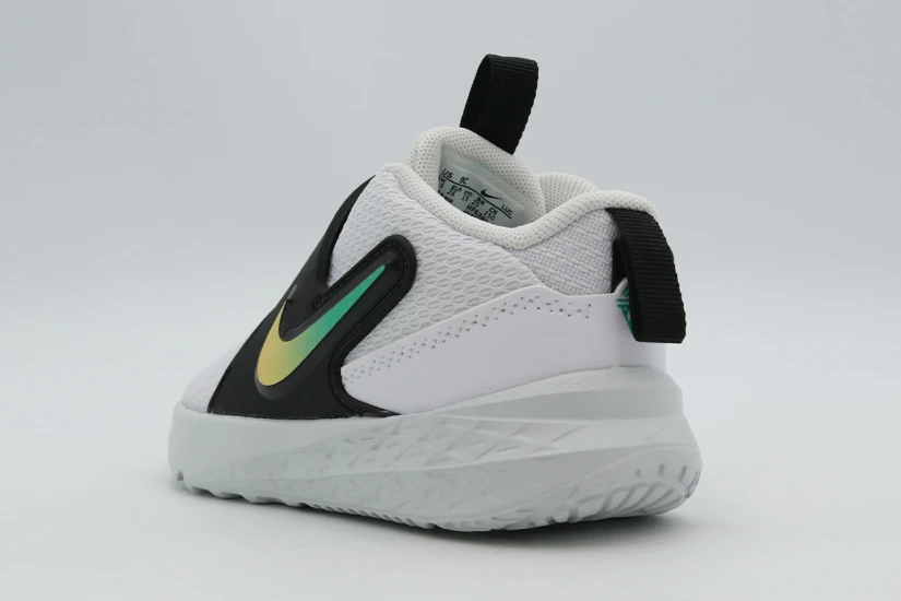 Nike Team Hustle D 12 Sneakers (HF6281 105)