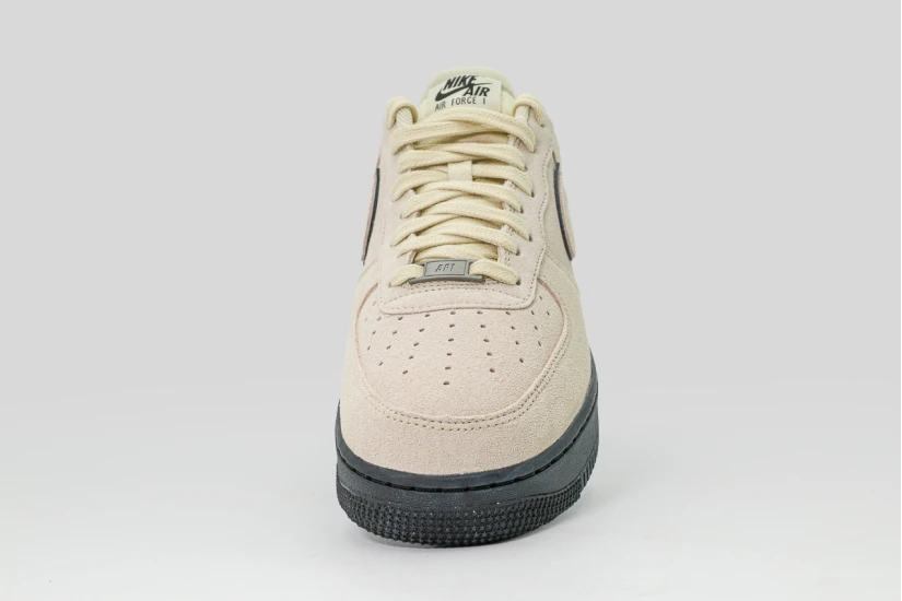 Nike Air Force 1 07 Lv8 Ανδρικά Sneakers Μπεζ, Μαύρα