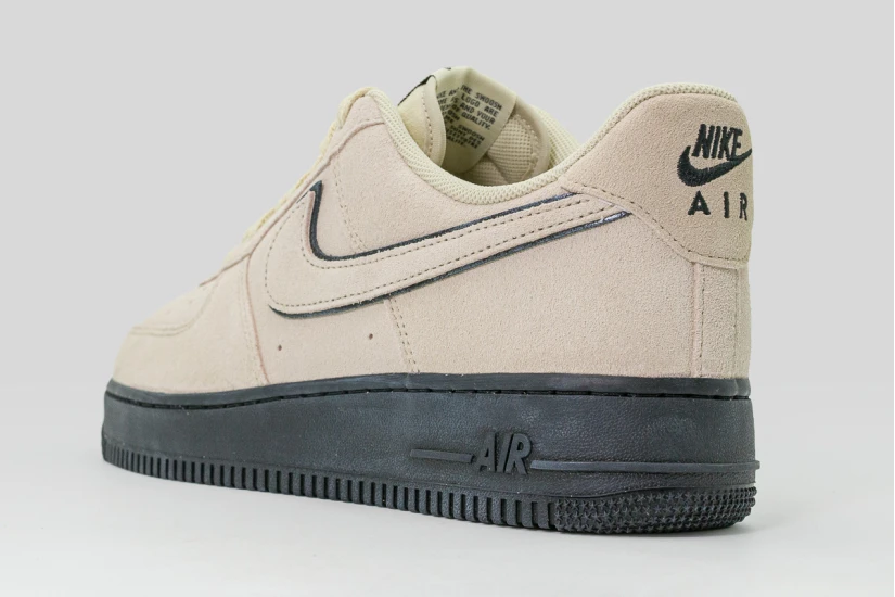 Nike Air Force 1 07 Lv8 Ανδρικά Sneakers Μπεζ, Μαύρα