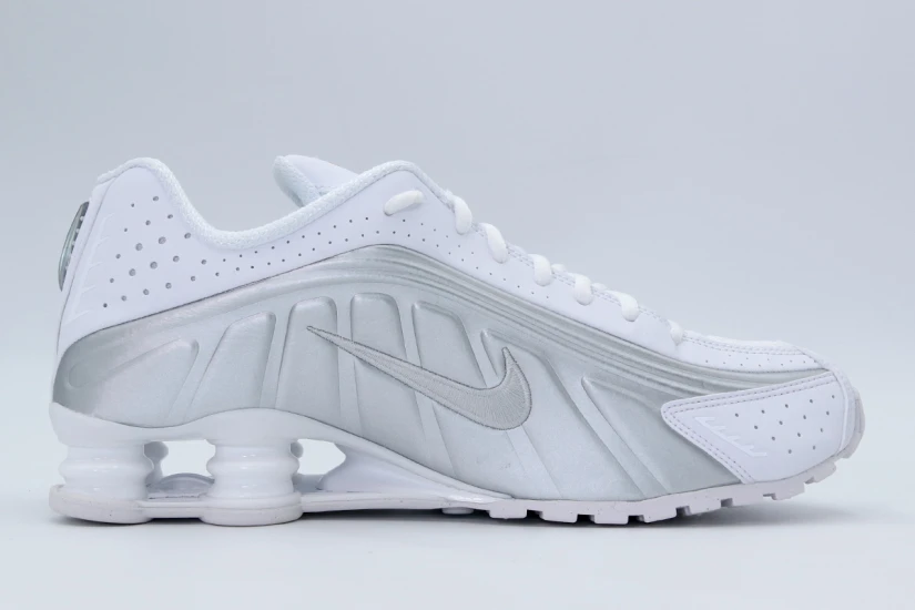 Nike Shox R4 Ανδρικά Sneakers Λευκά, Ασημί