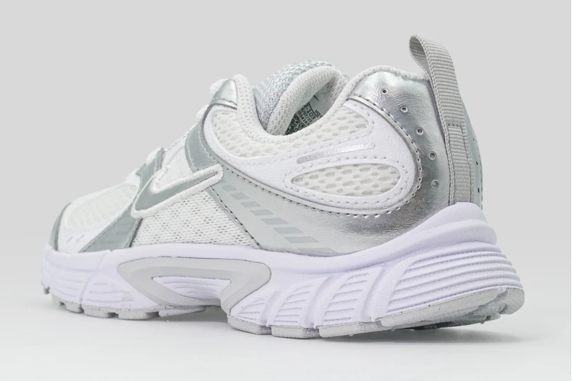 Nike V5 RNR Παιδικά Sneakers Λευκά, Ασημί