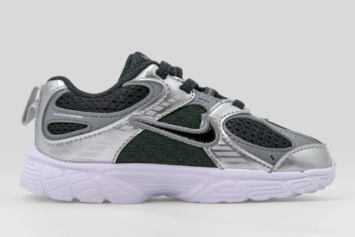 Nike V5 Rnr Sneakers (HQ6413 001)