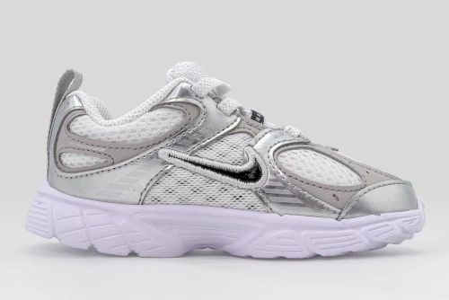 Nike V5 Rnr Sneakers (HQ6413 100)
