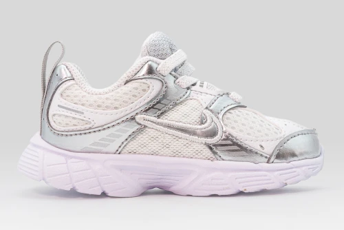 Nike V5 Rnr Sneakers (HQ6413 103)