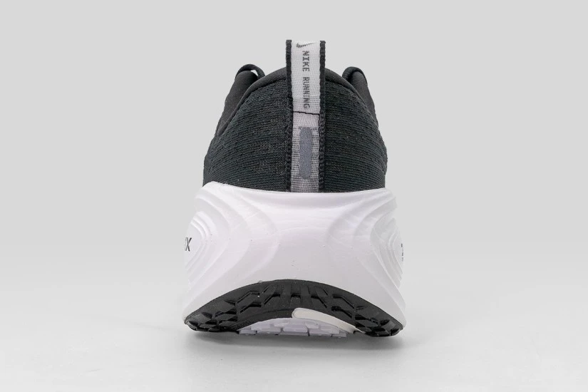 Nike Vomero Plus Αθλητικά Παπούτσια για Τρέξιμο Μαύρα, Λευκά