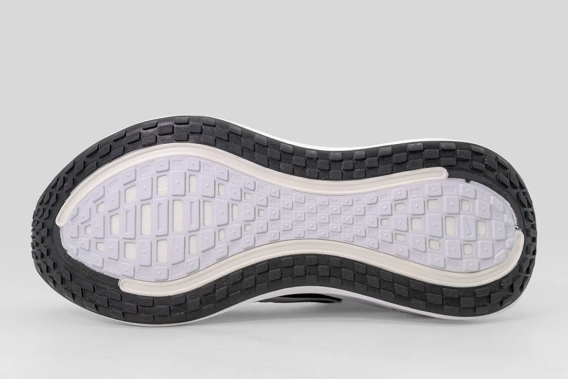 Nike Vomero Plus Αθλητικά Παπούτσια για Τρέξιμο Μαύρα, Λευκά