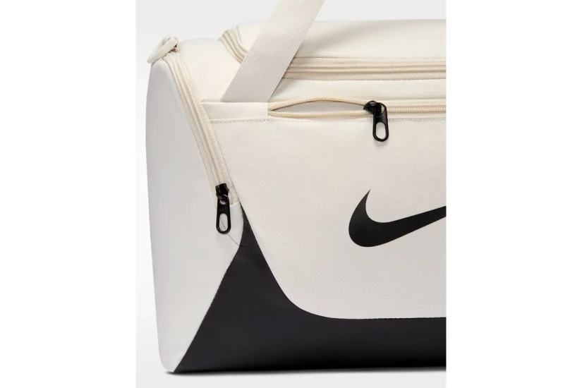 Nike Brasilia Αθλητικός Σάκος Εκρού, Μαύρος 24L