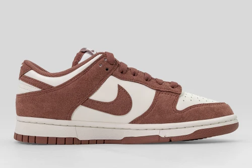 Nike Dunk Low Sneakers (IB4417 104)