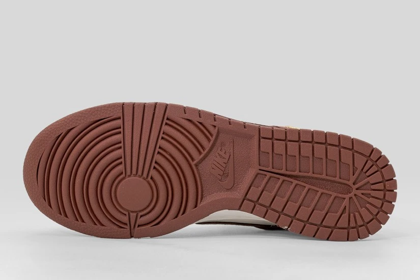 Nike Dunk Low Sneakers Καφέ, Λευκά