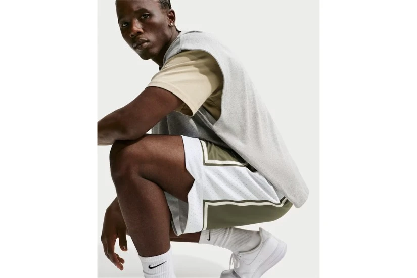 Nike Standard Issue Dri-FIT Ανδρική Μπασκετική Βερμούδα Λαδί, Λευκή, Εκρού