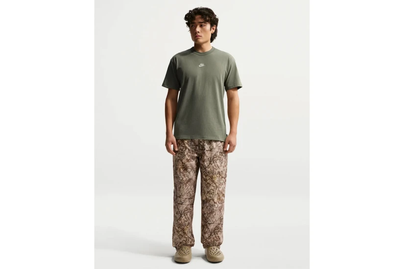 Nike Sportswear Premium Essentials Ανδρικό Κοντομάνικο T-Shirt Χακί